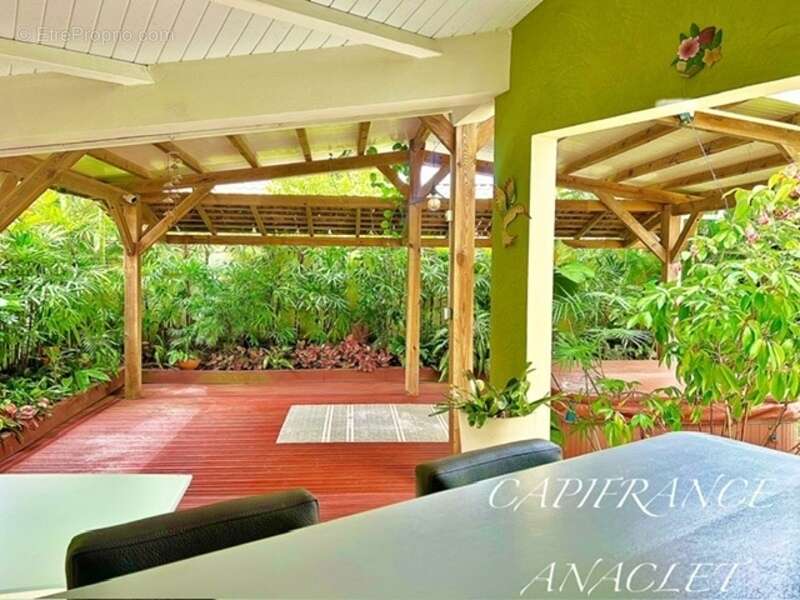 Maison à LES TROIS-ILETS