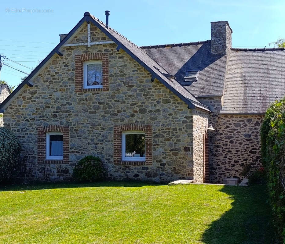Maison à CREHEN