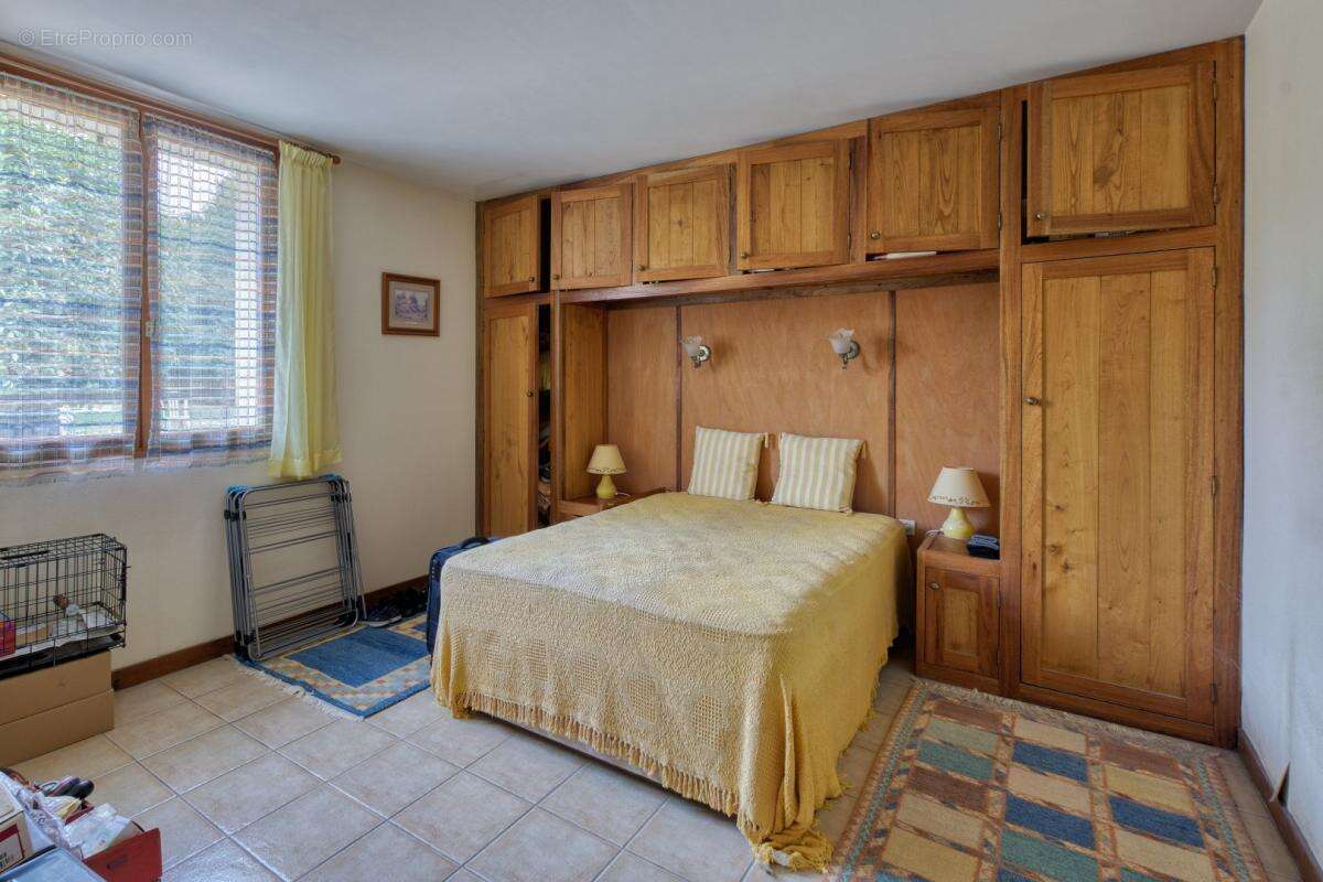 Maison à CLUSSAIS-LA-POMMERAIE