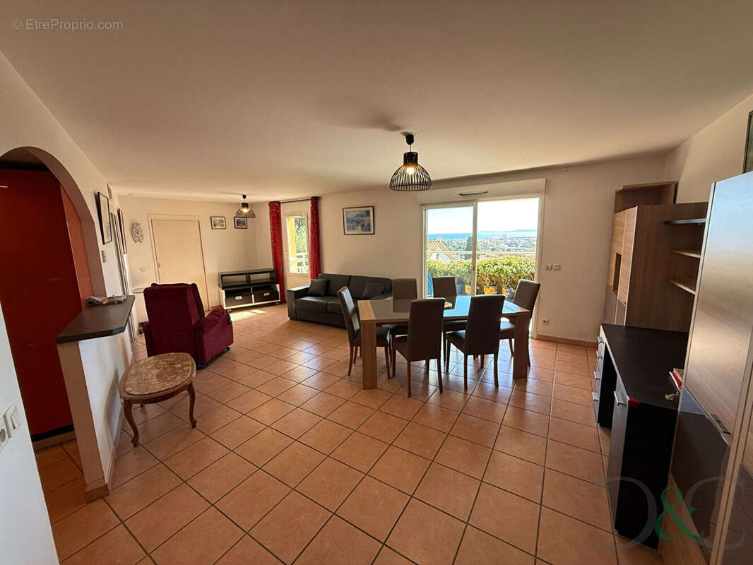 Appartement à BORMES-LES-MIMOSAS