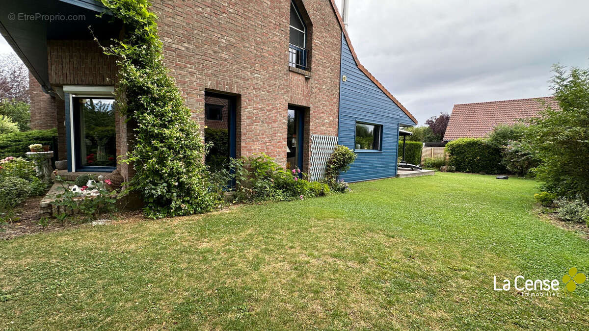 Maison à TRESSIN