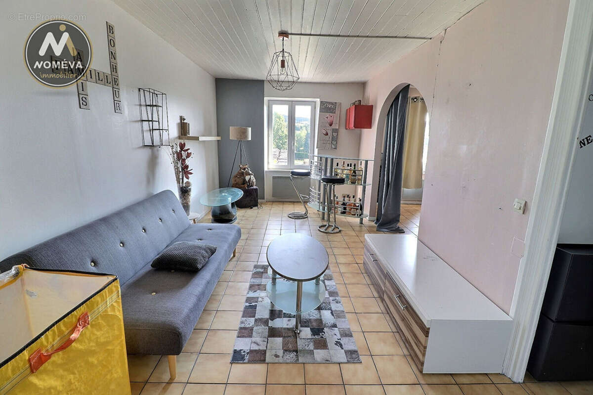 Appartement à DUNIERES