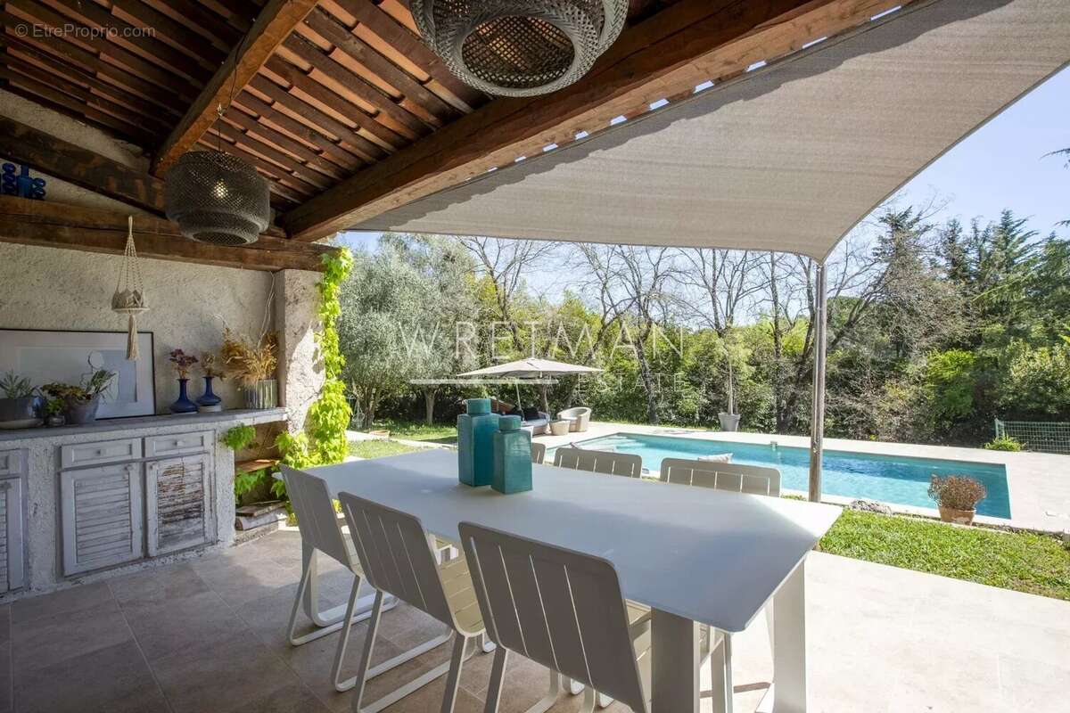 Maison à VALBONNE