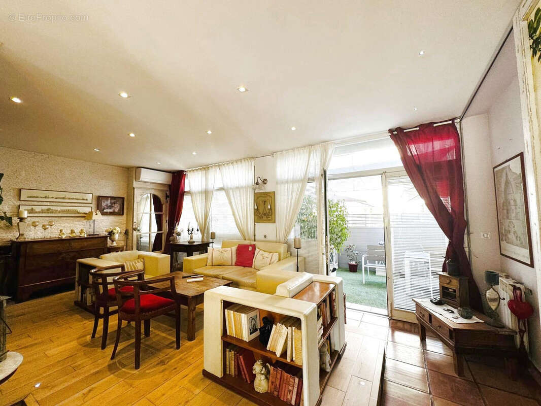 Appartement à COGOLIN