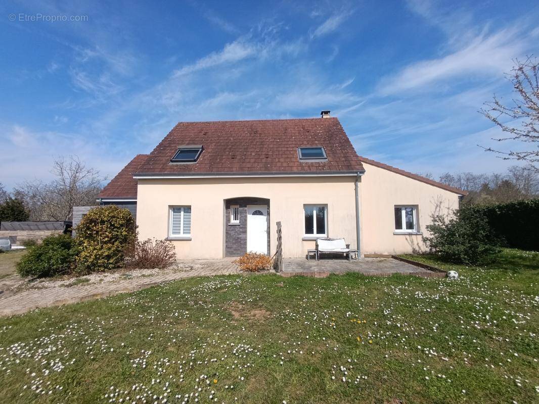 Maison à BRAINS-SUR-GEE