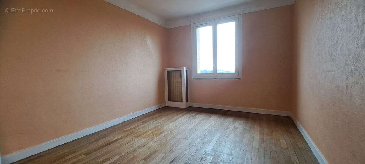 Appartement à VILLETANEUSE