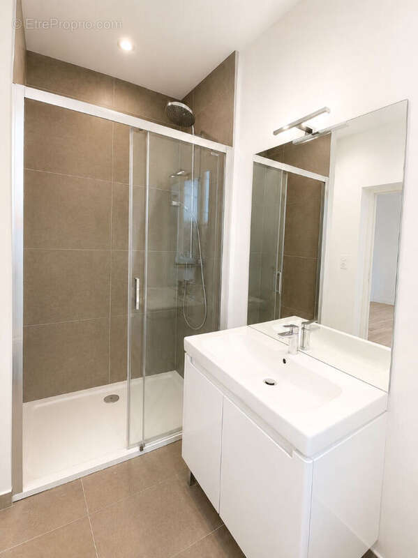 Troyes, joli appartement t2 meublé de 29m² loué 505  cc - photo 4