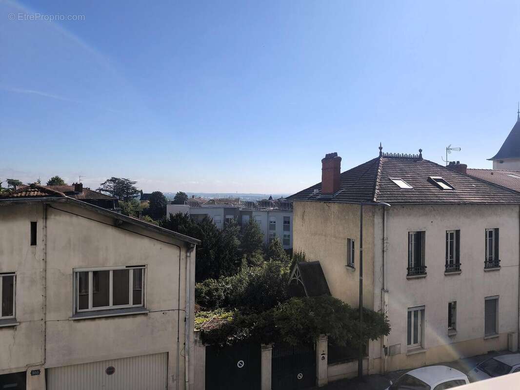 Photo 9 - Appartement à CALUIRE-ET-CUIRE