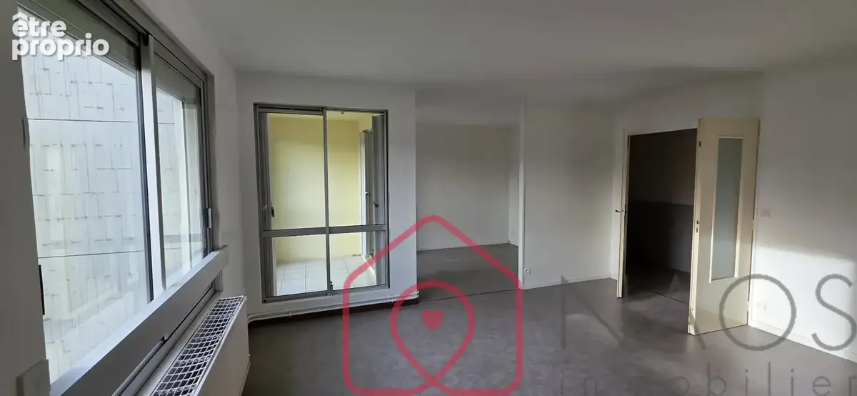 GIBAUDERIE. Grand T4 de 103m²   Parking couvert  - photo 12
