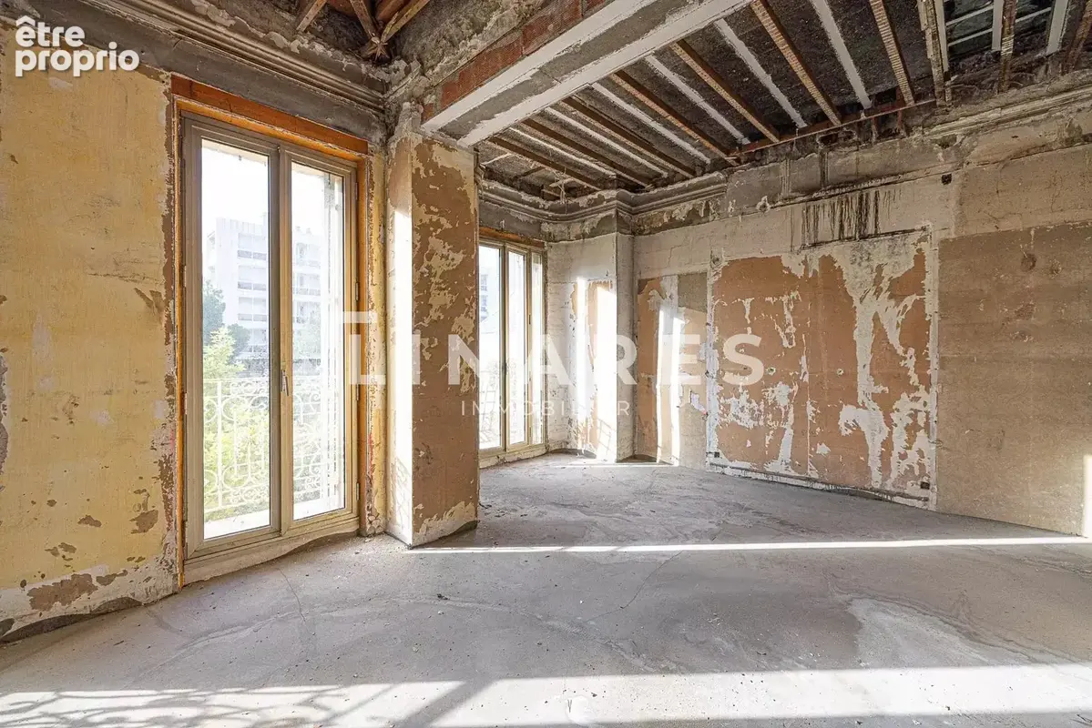 LUXURY IN TOWN - Hôtel particulier de 357m2 - Boulevard Perier 13008 - photo 12