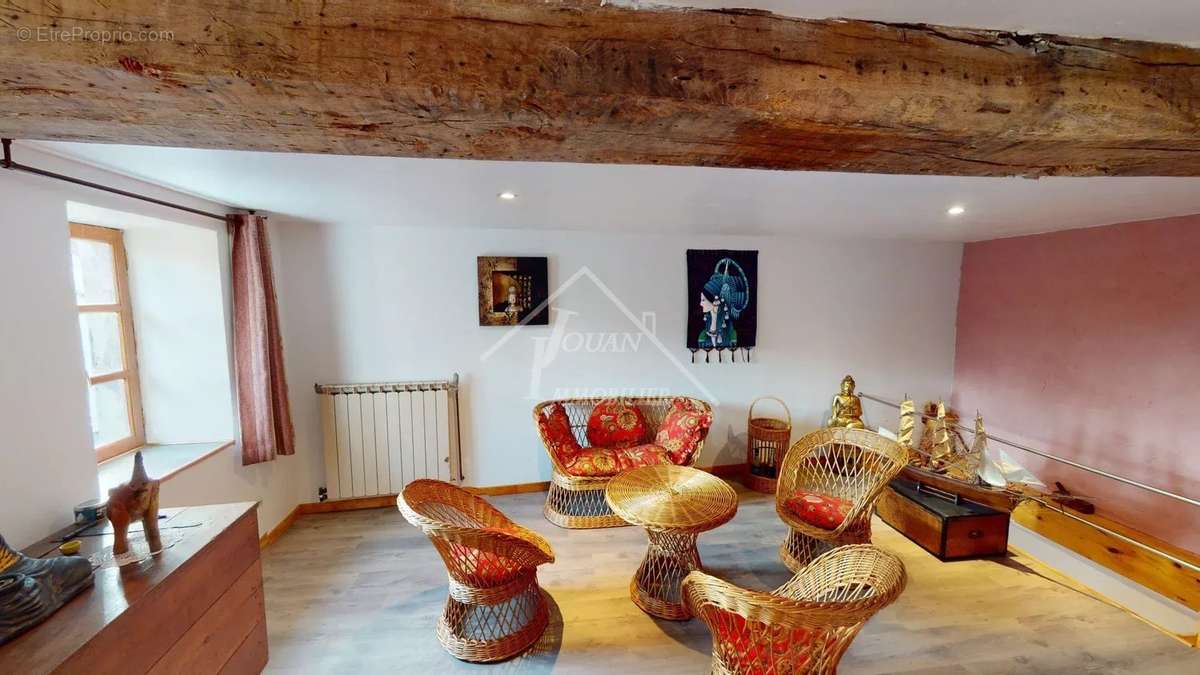 Maison à COUTANSOUZE