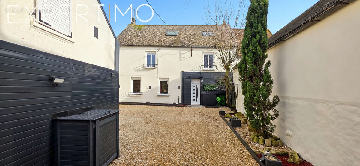 Maison à MEREVILLE