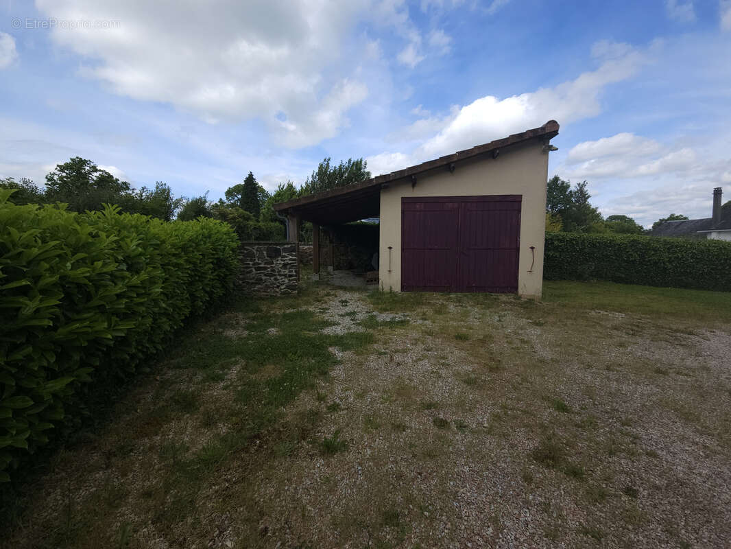 Maison à SAINT-GERMAIN-LES-BELLES