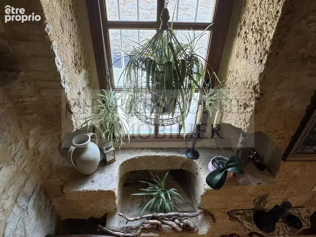 Jolie maison en pierre avec terrasse dans un village dynamique avec commerces en Bouriane - photo 25