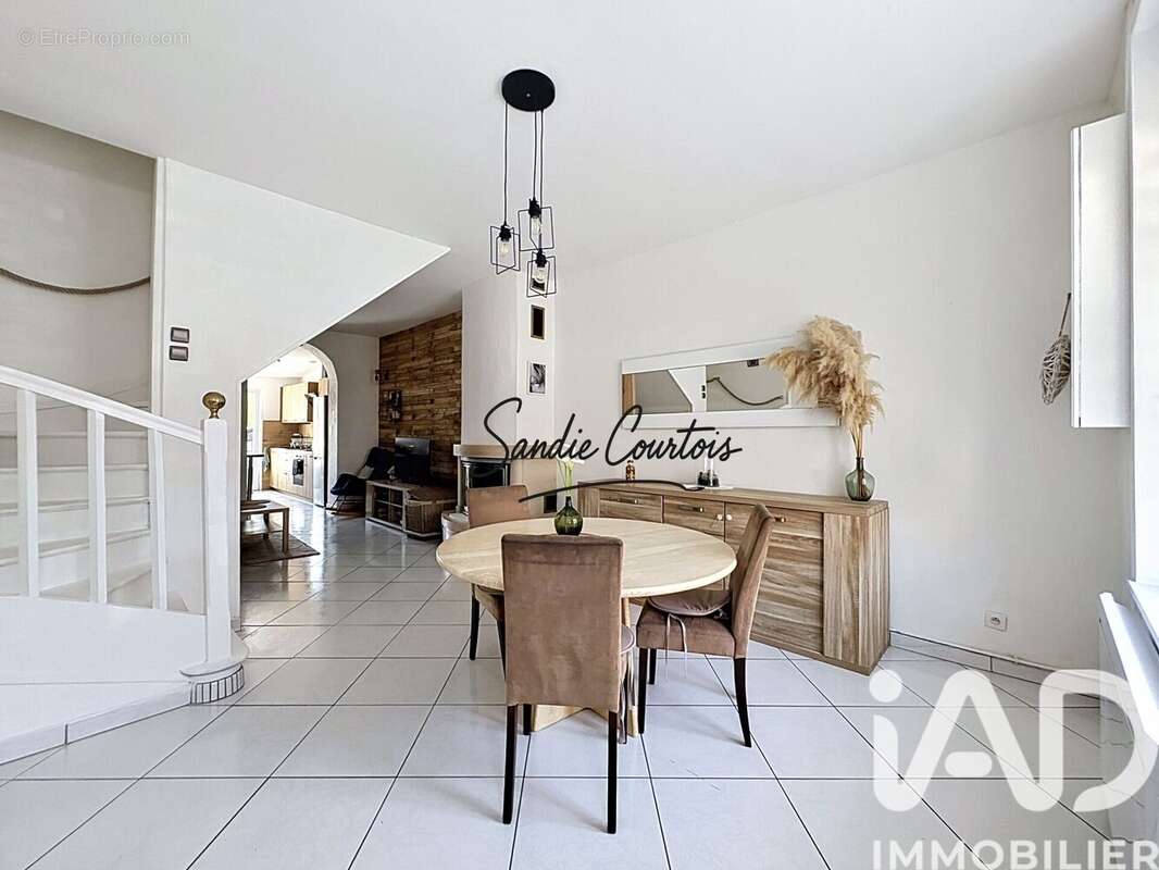 Photo 2 - Maison à SAINT-ETIENNE-AU-MONT