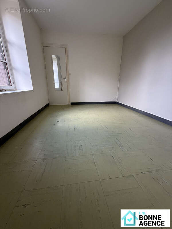 Maison à SAINT-JEAN-DE-BRAYE