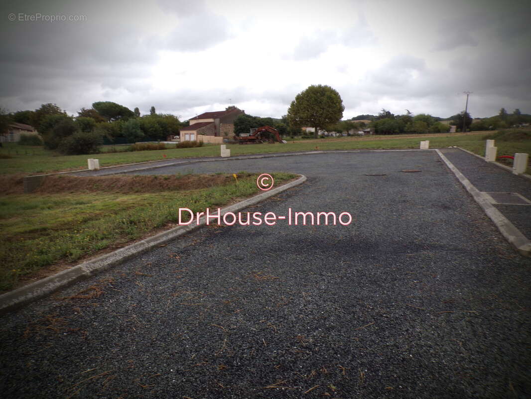 Terrain à SAINT-GAUZENS