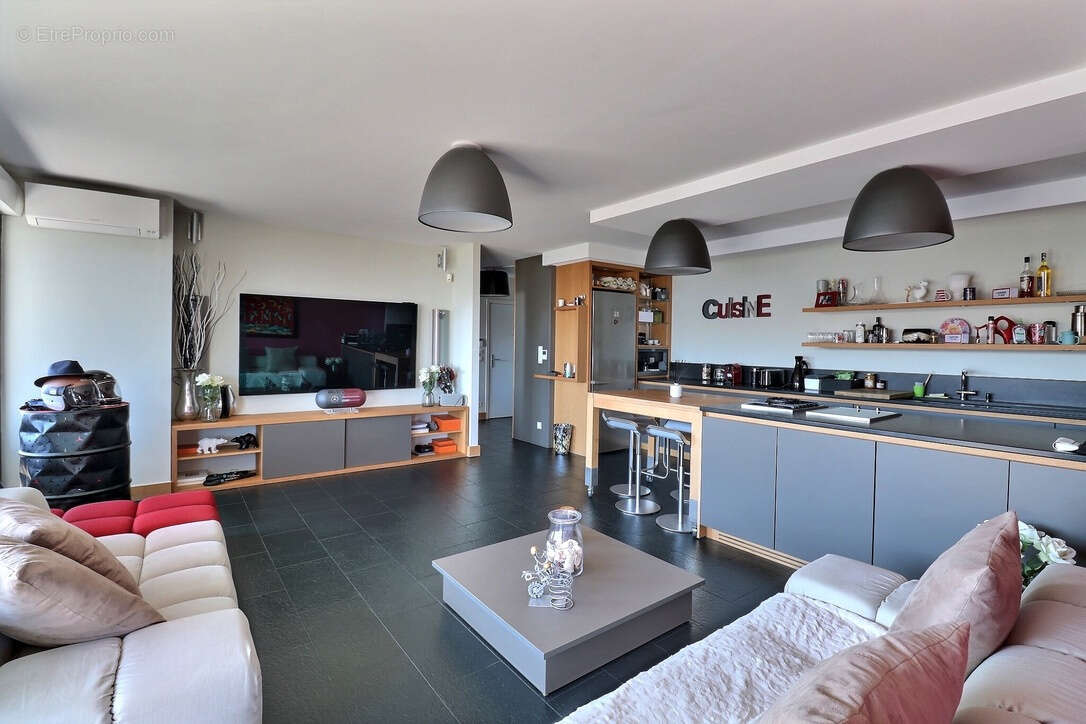 Appartement à MAUGUIO