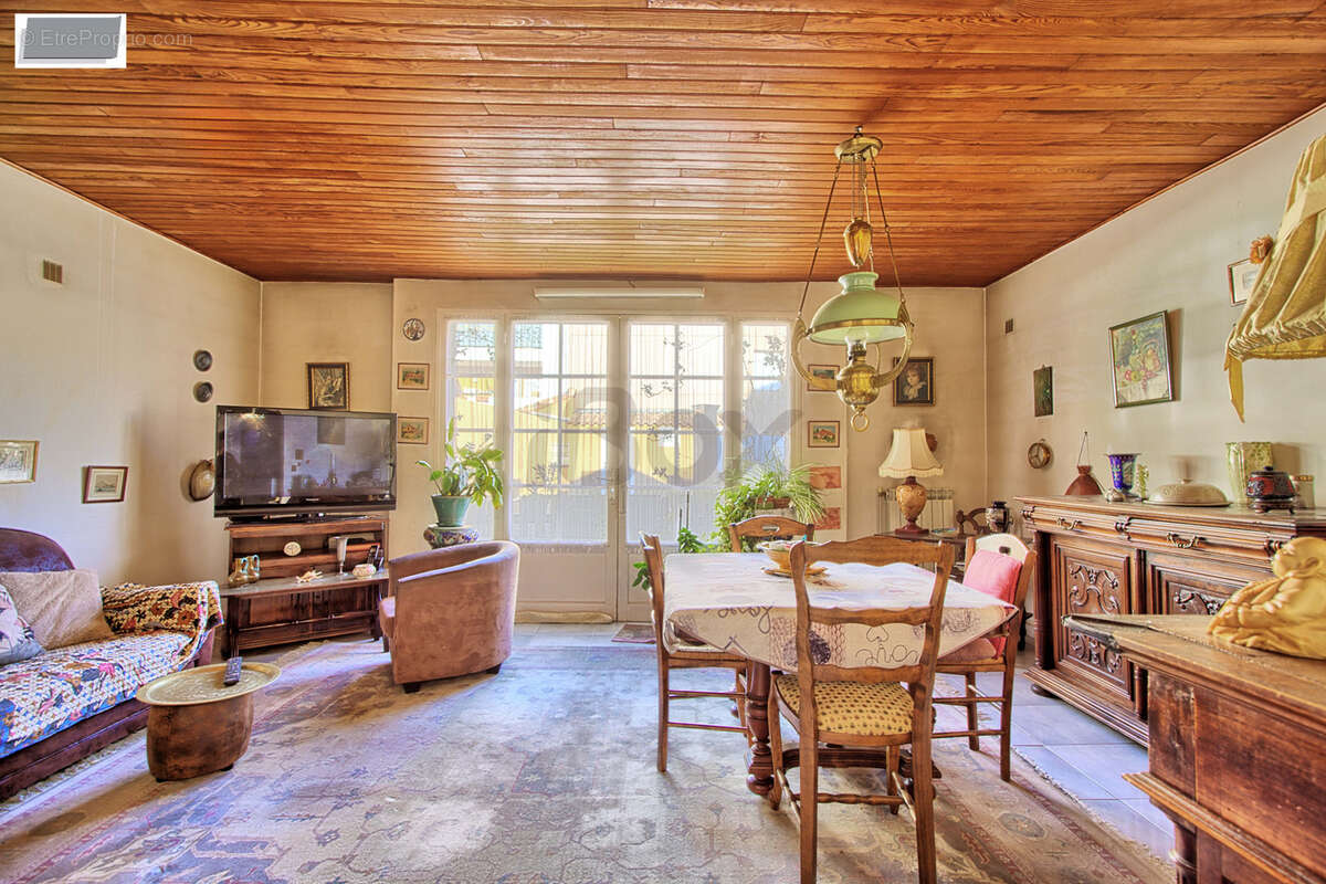 Maison à CARQUEIRANNE