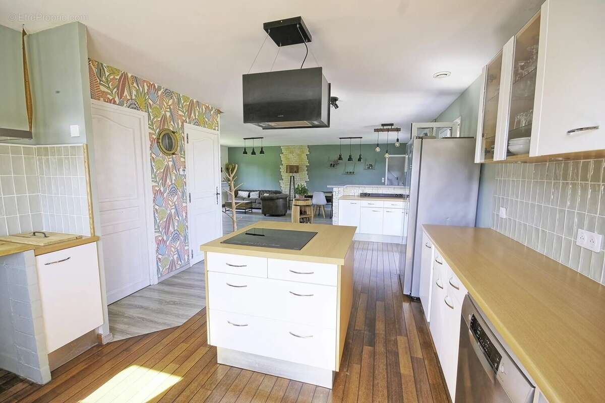 MOULINS EN BESSIN - Ensemble immobilier (maison & dépendance) - photo 5