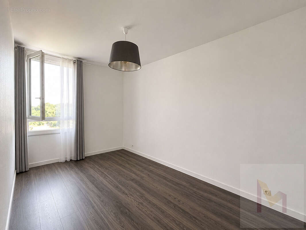 Appartement 3 pièces lumineux avec balcon - RER A à 8 min - photo 4