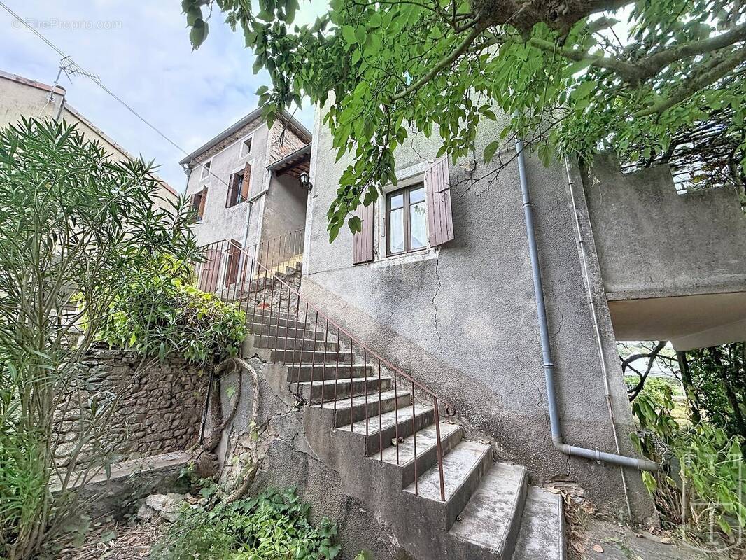 Maison à SAINT-PAUL-LE-JEUNE