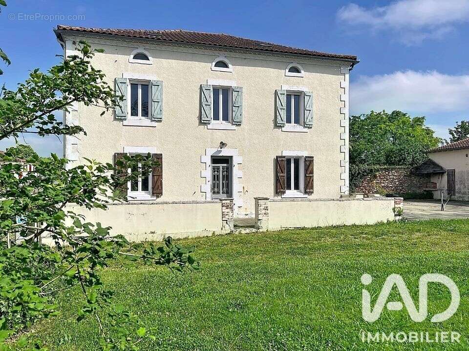 Maison 203 m² à Aubagnan  - photo 7