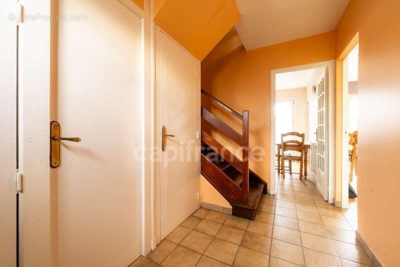Maison à DOURGES