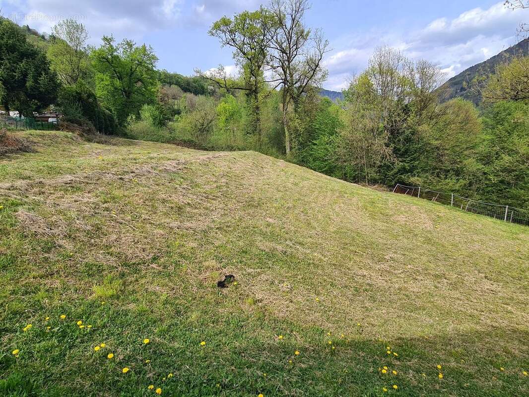 Terrain à MARTHOD