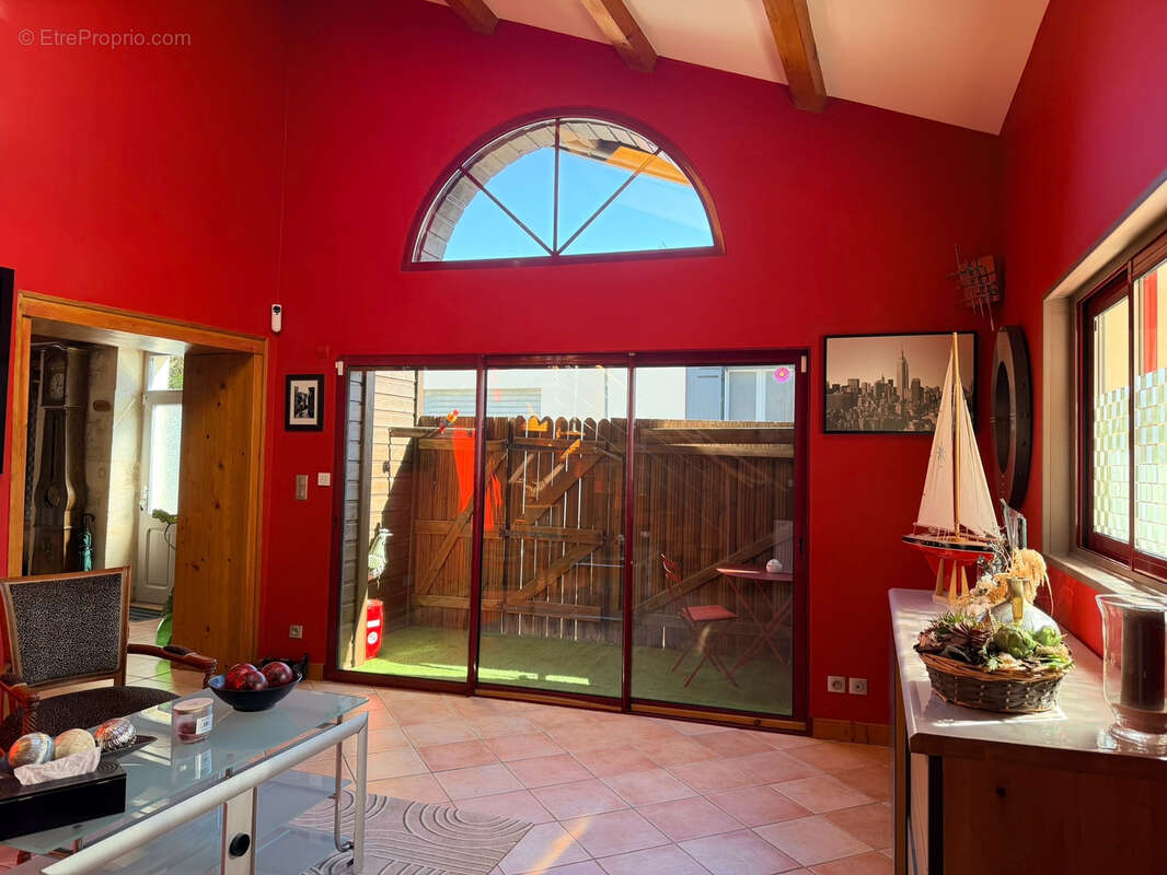 Loft en pierre du XVIIIe siècle Aucun travaux à prévoir   À 10 min de Saint-Jean-d’Angély - photo 5