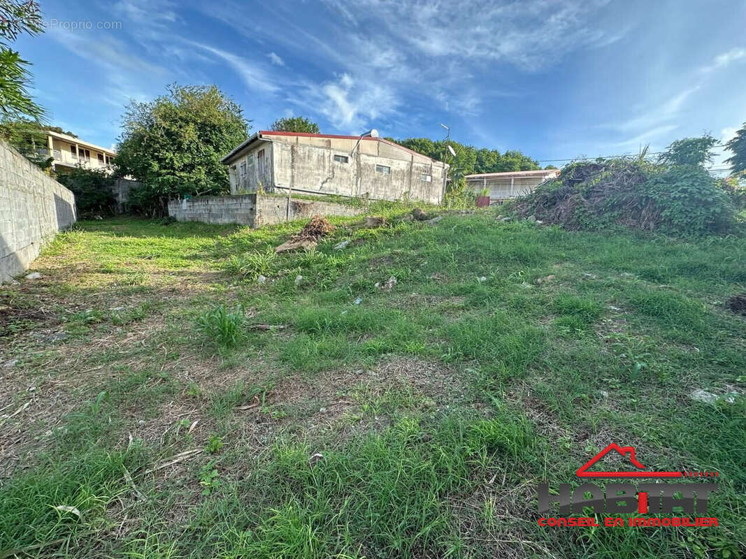 Terrain à LE VAUCLIN