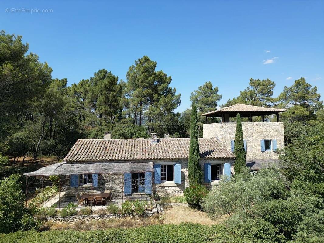 Maison à GORDES