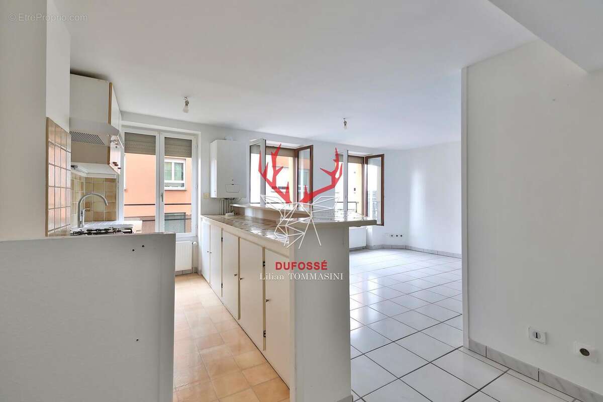 Photo 5 - Appartement à LA TOUR-DE-SALVAGNY