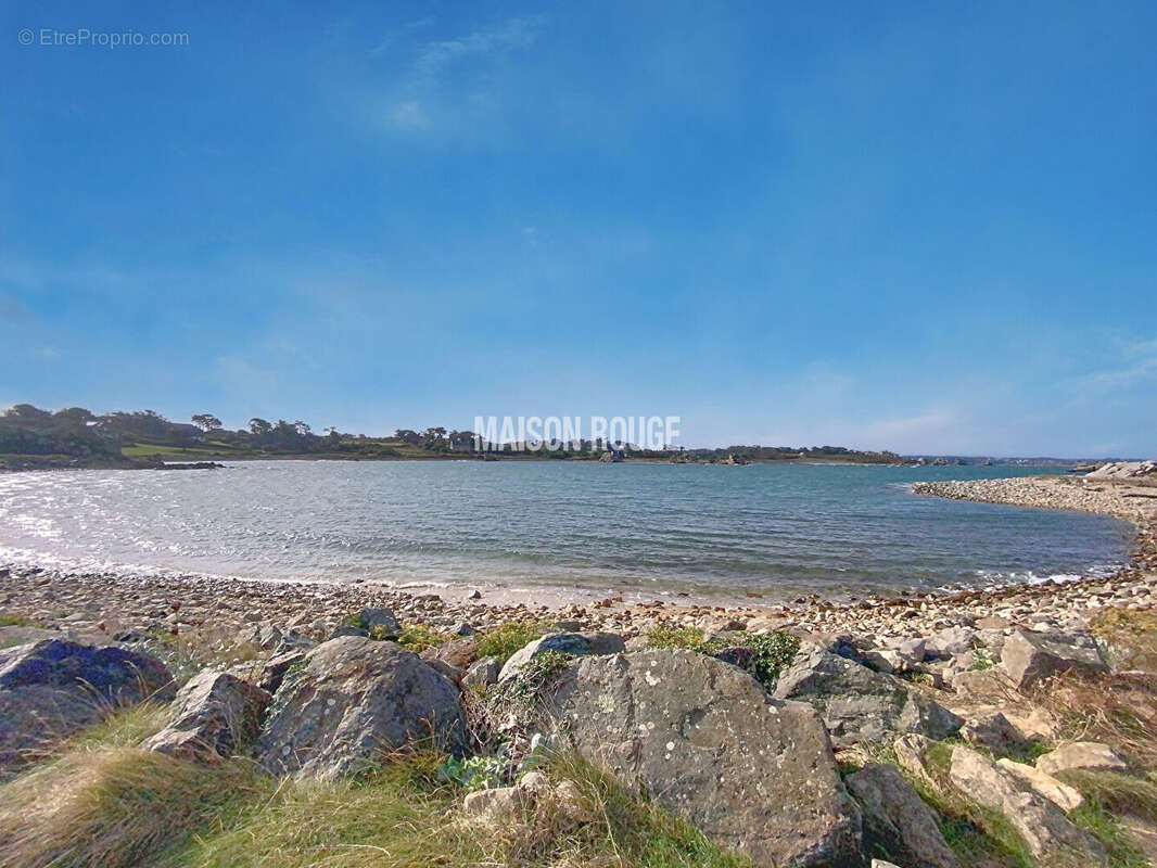 Maison à PLOUGRESCANT