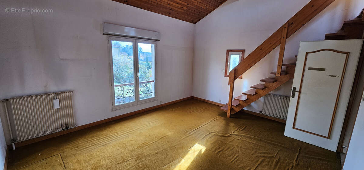 Maison à JASSANS-RIOTTIER