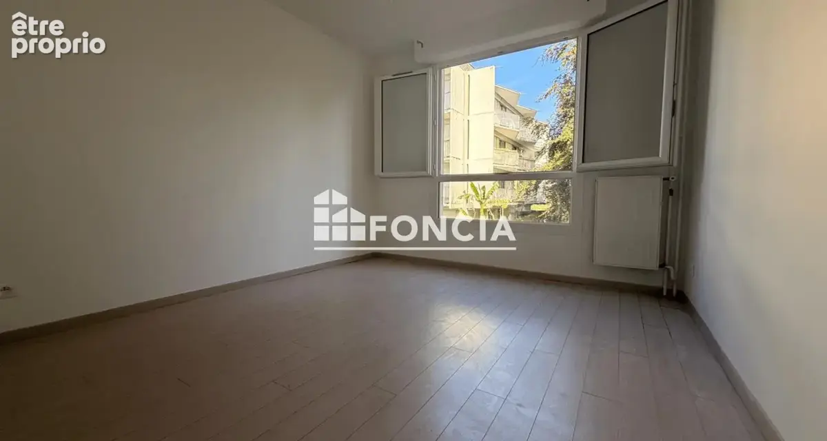Appartement de 80 m² avec balcon et cave - photo 9