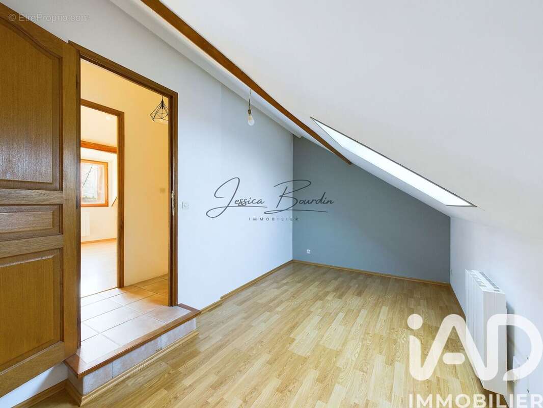 Photo 7 - Maison à VILLENEUVE-LA-GUYARD