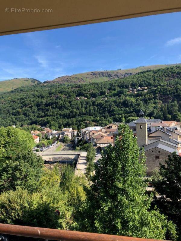 Appartement à AX-LES-THERMES