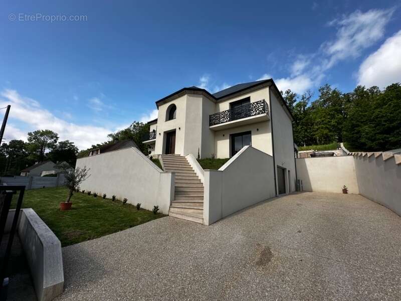 Maison à SAINT-PREST