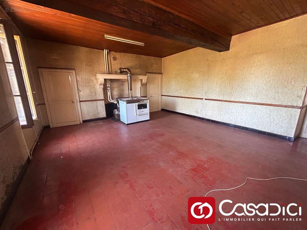 Maison 97 m² à Cercy-La-Tour  - photo 5