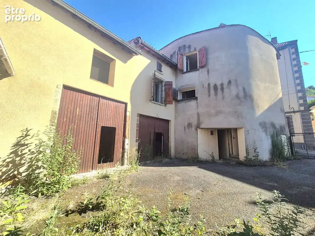 MIREFLEURS / Maison T5 de 115 M2, cour et nombreuses dépendances ! - photo 2