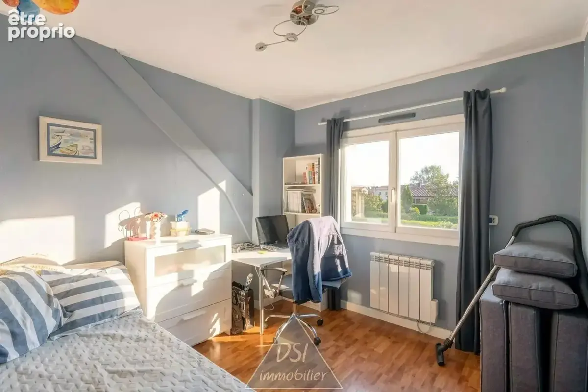 Tramoyes – superbe maison familiale – 4 chambres – bureau – salle à manger – séjour – cuisine -- piscine – terrasse – terrain 1  - photo 8