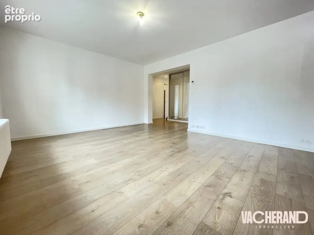 Appartement 4 pièces 74 m² à vendre à Lille (59000) - photo 3