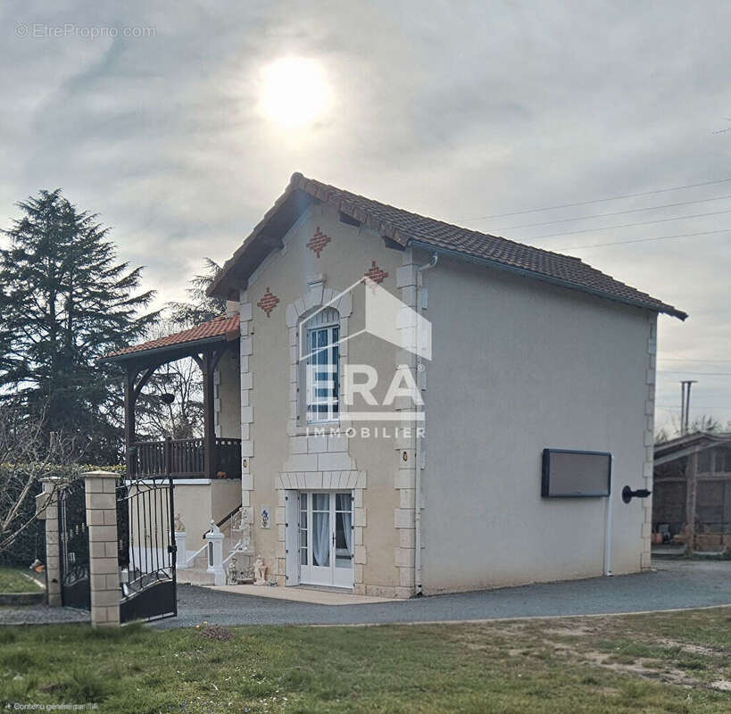 Maison à SAINT-FRONT-DE-PRADOUX