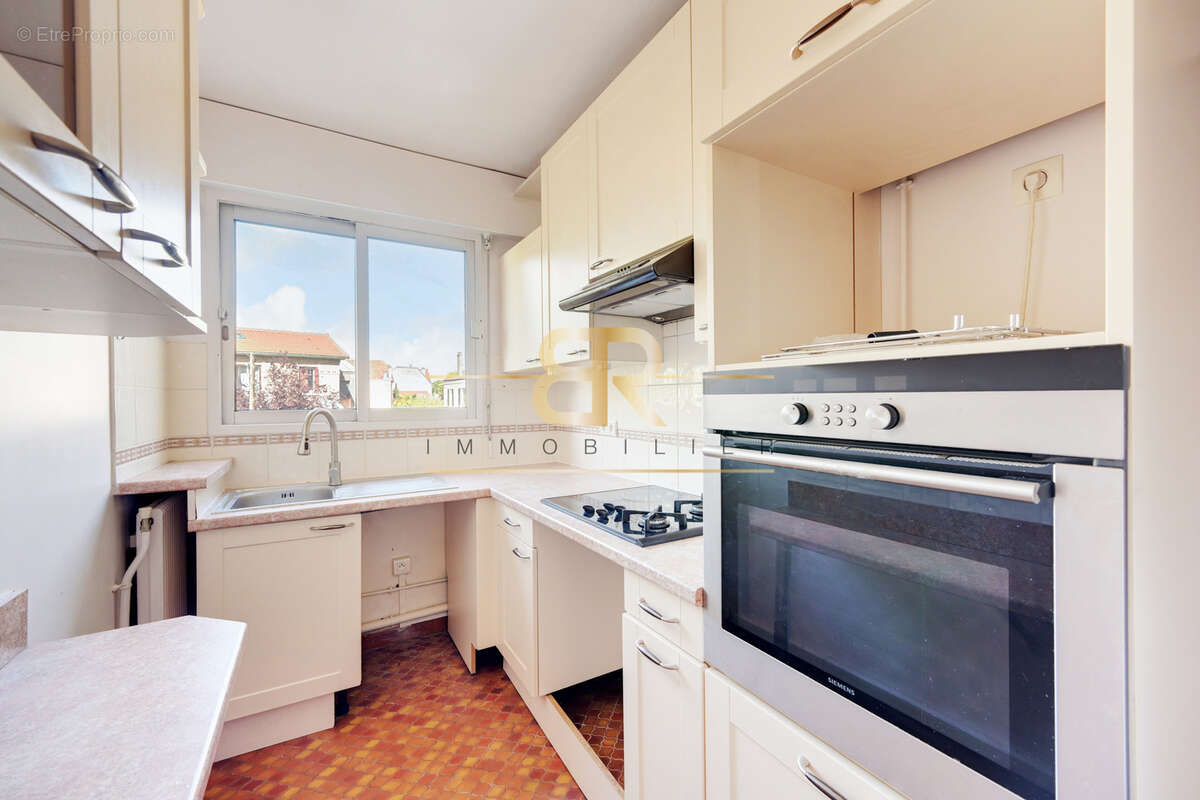 Appartement à COURBEVOIE