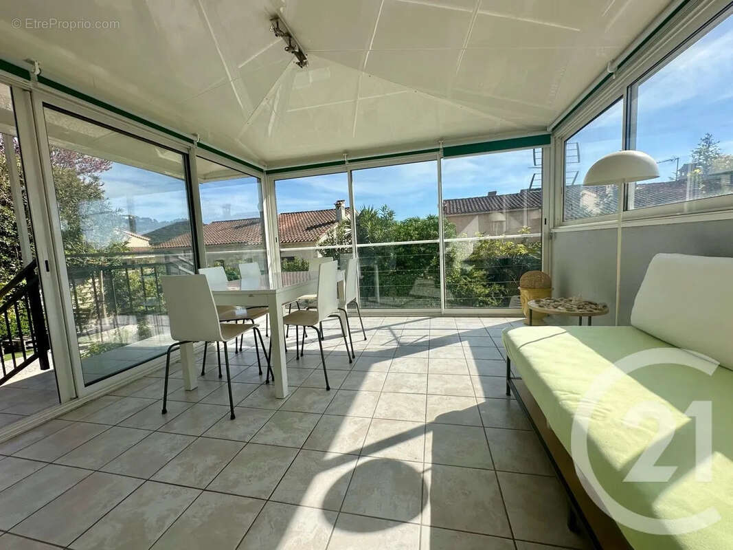 Appartement à SIX-FOURS-LES-PLAGES
