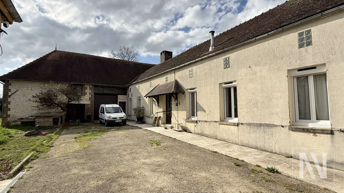 Maison à AUXON