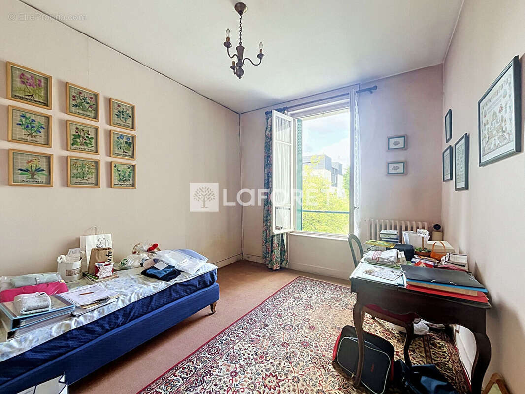 Chatou limite Le Vésinet -  Maison familiale 5 chambres avec jardin, sous-sol total et proche gare Vésinet-Le Pecq - photo 7