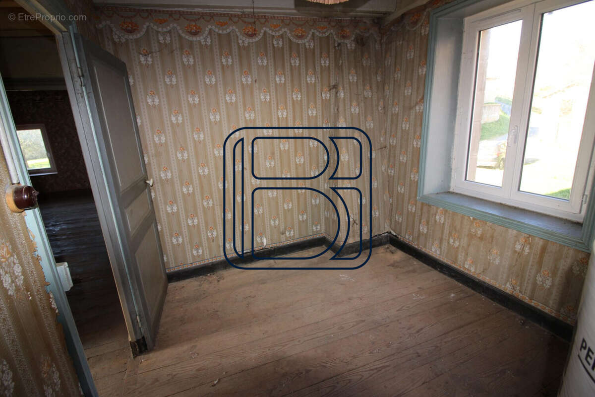 Maison à MARSAC-EN-LIVRADOIS