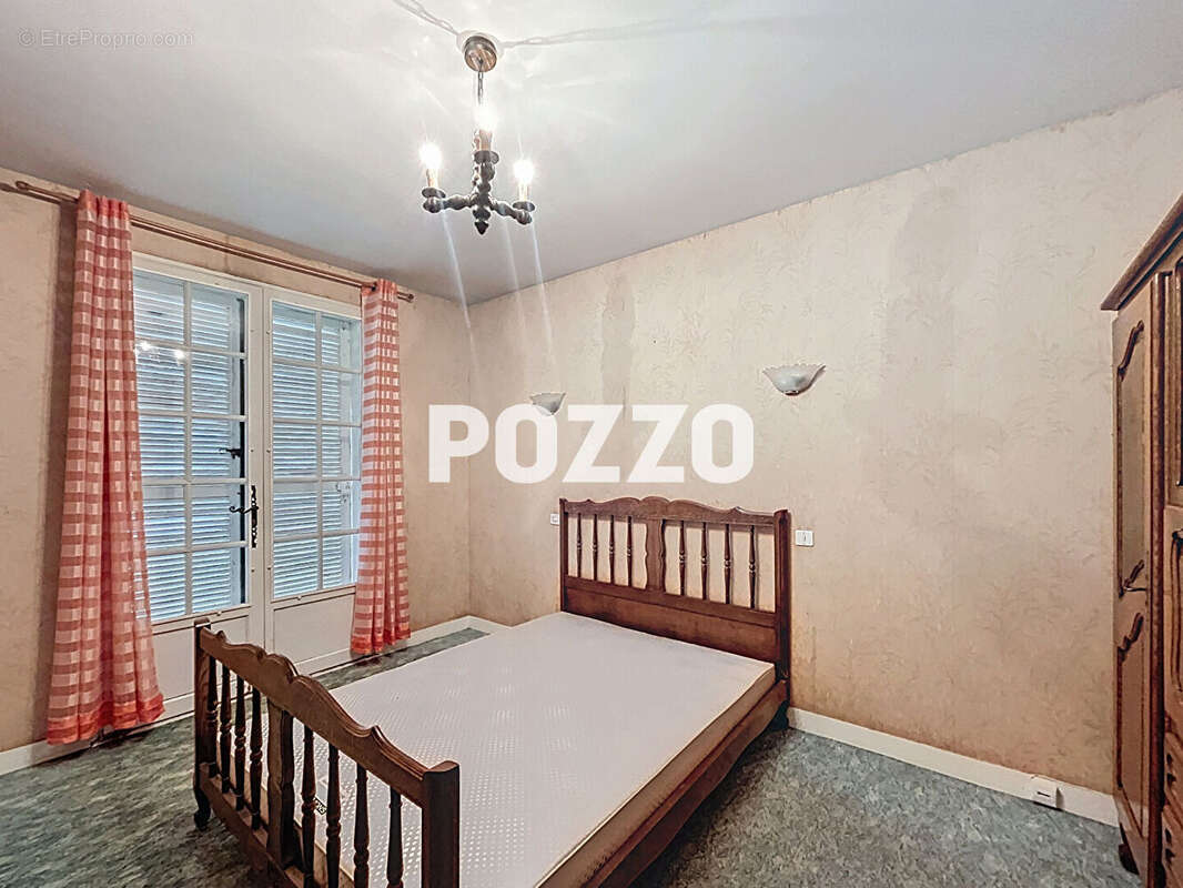 Maison à FOUGEROLLES-DU-PLESSIS